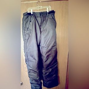 Snow pants black XL 14 like new reinforced knees and hem zippers and snaps